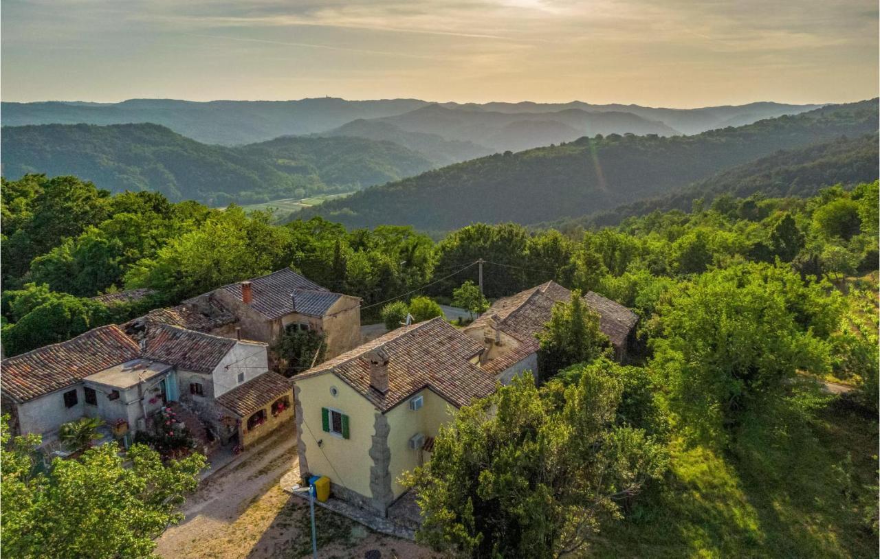 Beautiful Home In Krbune With Wifi Buitenkant foto